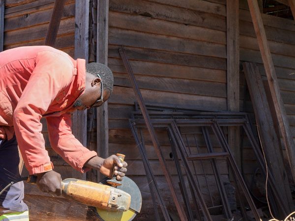 African Development Bank project restores electricity in Zimbabwean…