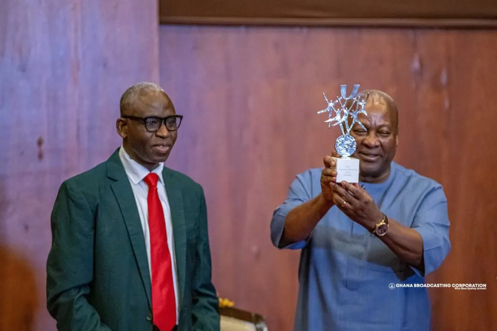 President Mahama welcomes UDS trophy-winning football team to Jubilee House